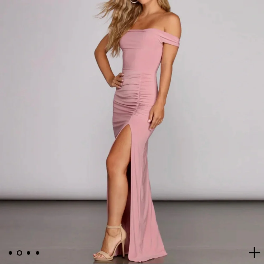 WINDSOR Ria Formal High Slit Ruched Dress - Picture 2 of 7